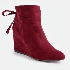 Indria Bootie Burgundy New never used.